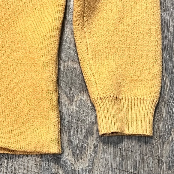 Miss Sparkling Yellow Smiley Face Sweater M | Happy Face Knit Cozy Crewneck - Picture 5 of 10